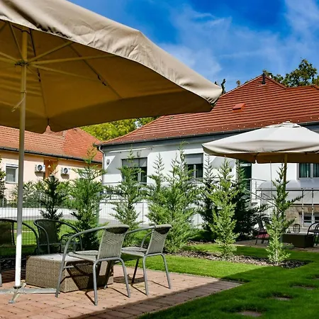 Garden Апартаменты *