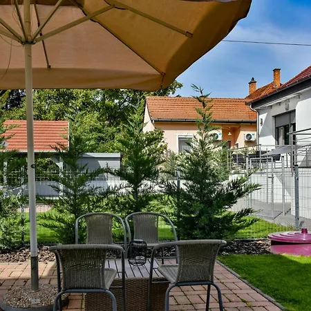 Lägenhet Garden