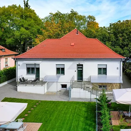 Garden Eger